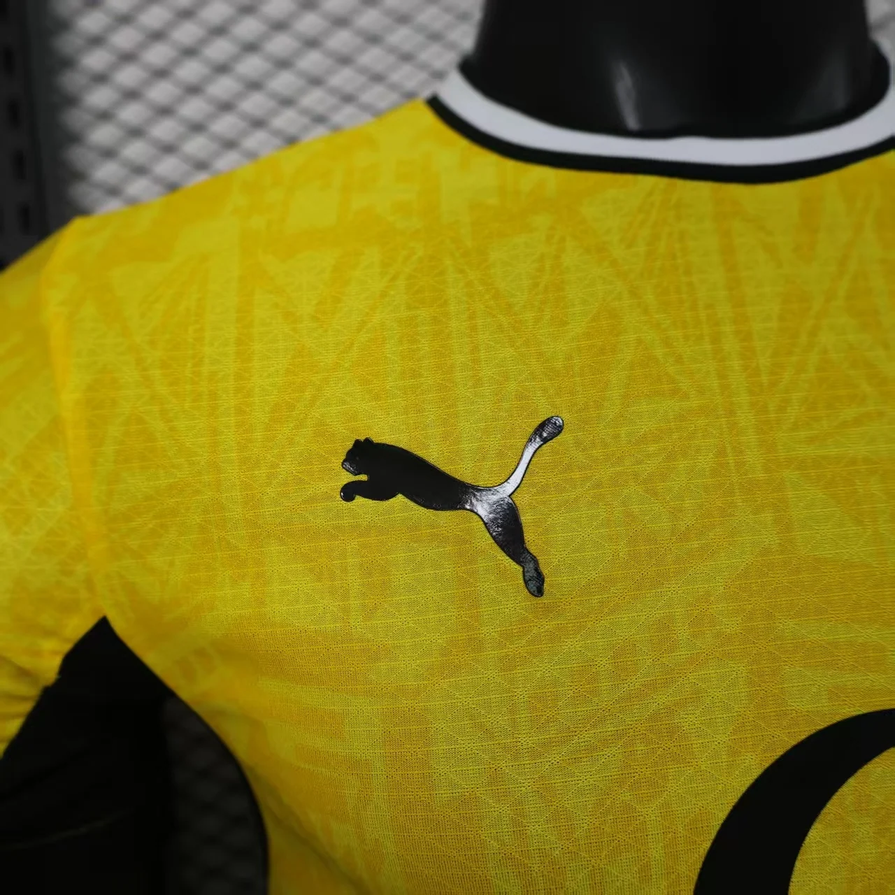 Borussia Dortmund 2026/27 Home Football Jersey detail 2 view