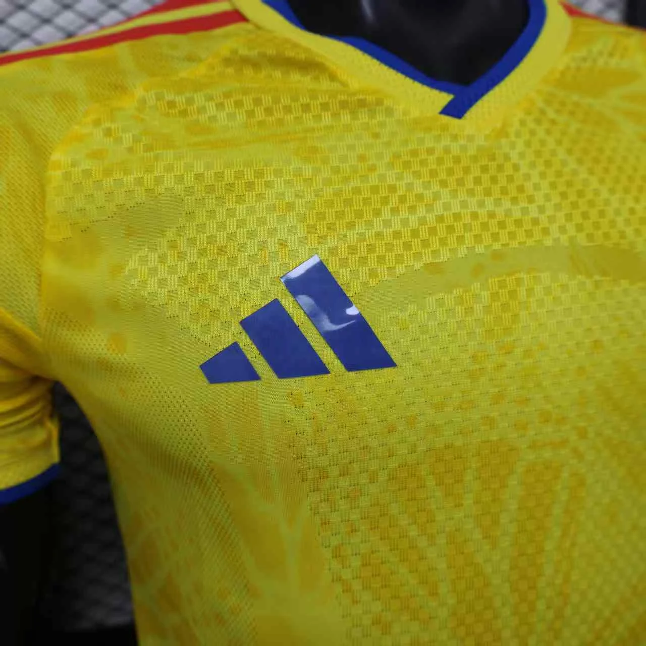 Colombia 2026 Home Football Jersey detail 1 view