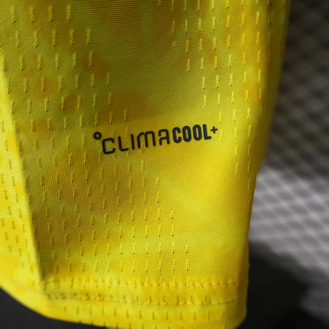 Colombia 2026 Home Football Jersey detail 2 view