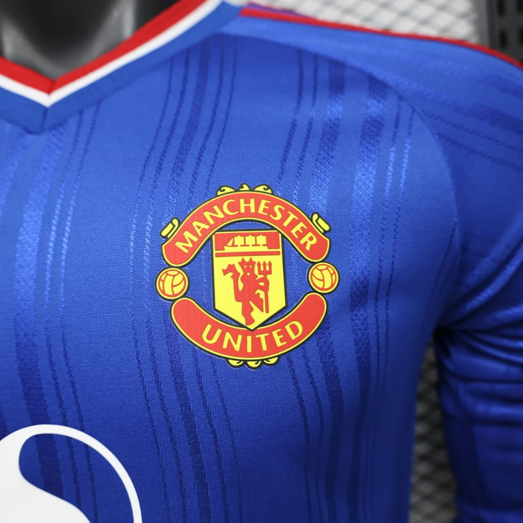 Manchester United 2026/27 Away Football Jersey – Long Sleeve detail 1 view