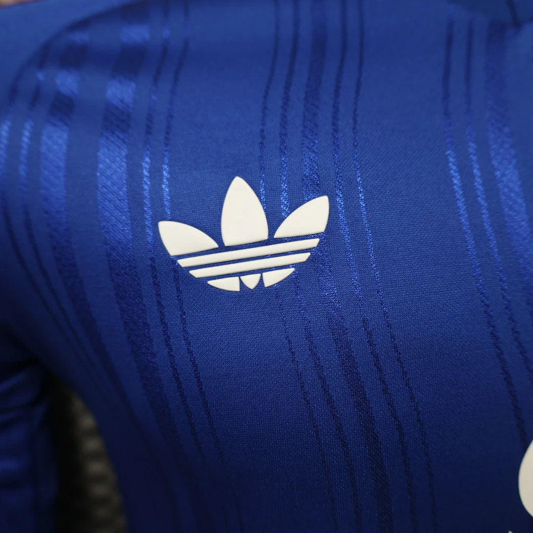 Manchester United 2026/27 Away Football Jersey – Long Sleeve detail 3 view