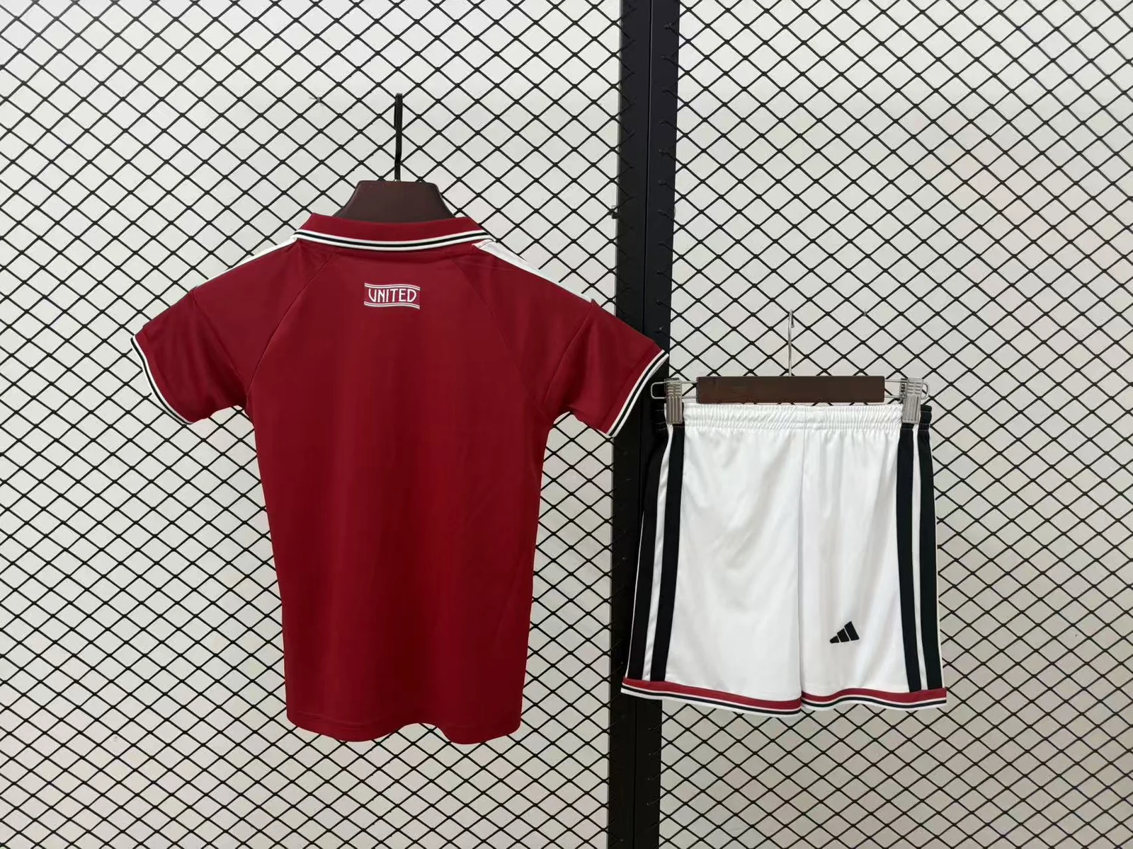 Manchester United 2026/27 Home Football Kit – Kids back view