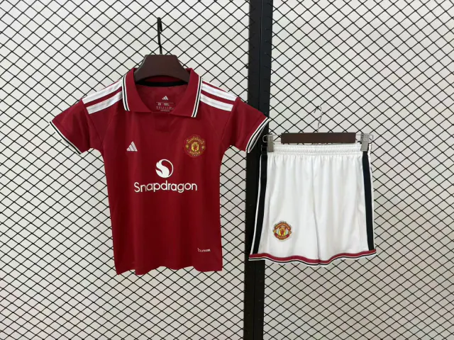 Manchester United 2026/27 Home Football Kit – Kids front view