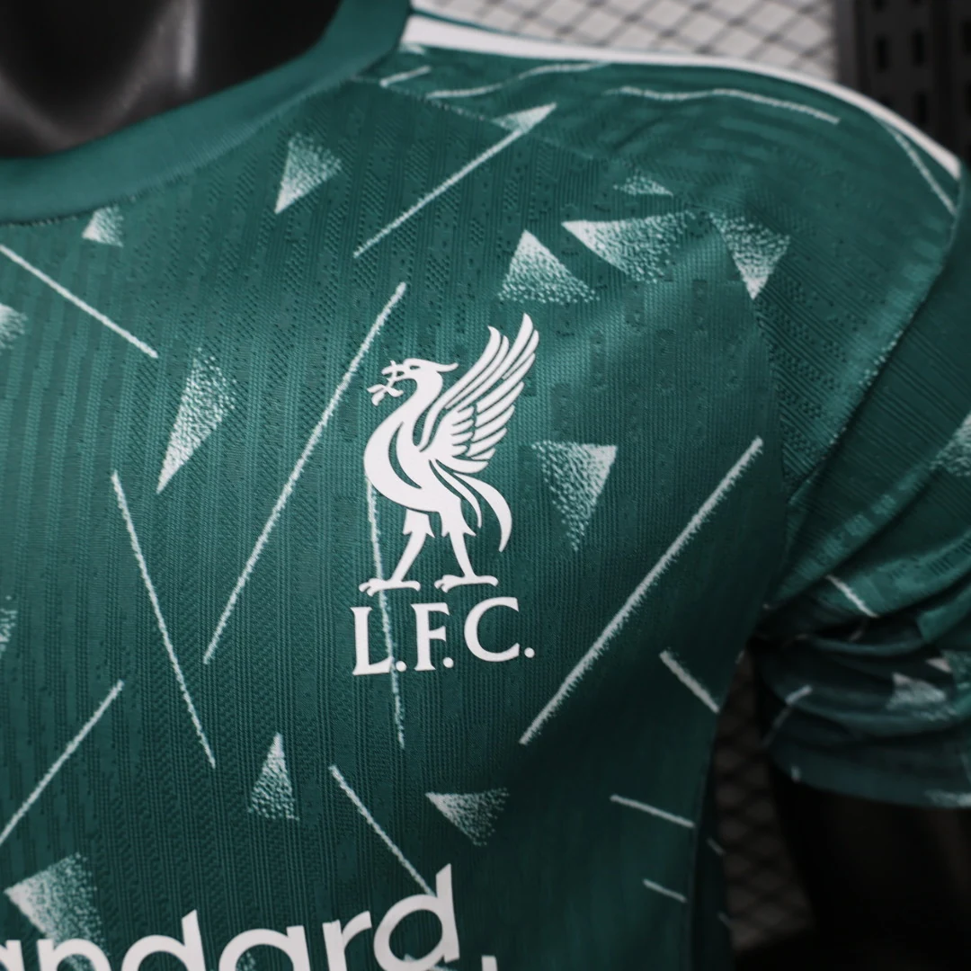 Liverpool 2026/27 Goalkeeper Football Jersey detail 1 view