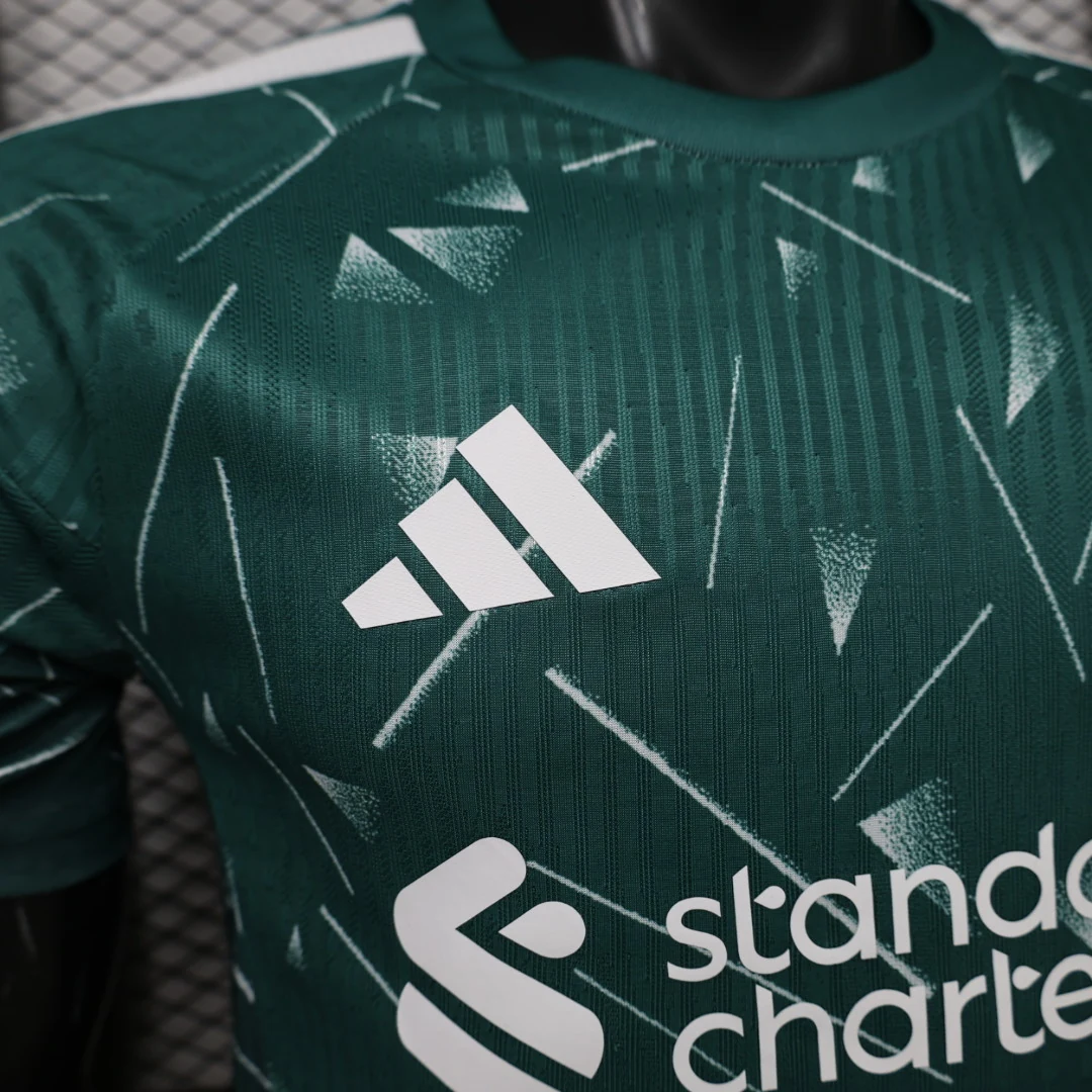 Liverpool 2026/27 Goalkeeper Football Jersey detail 3 view
