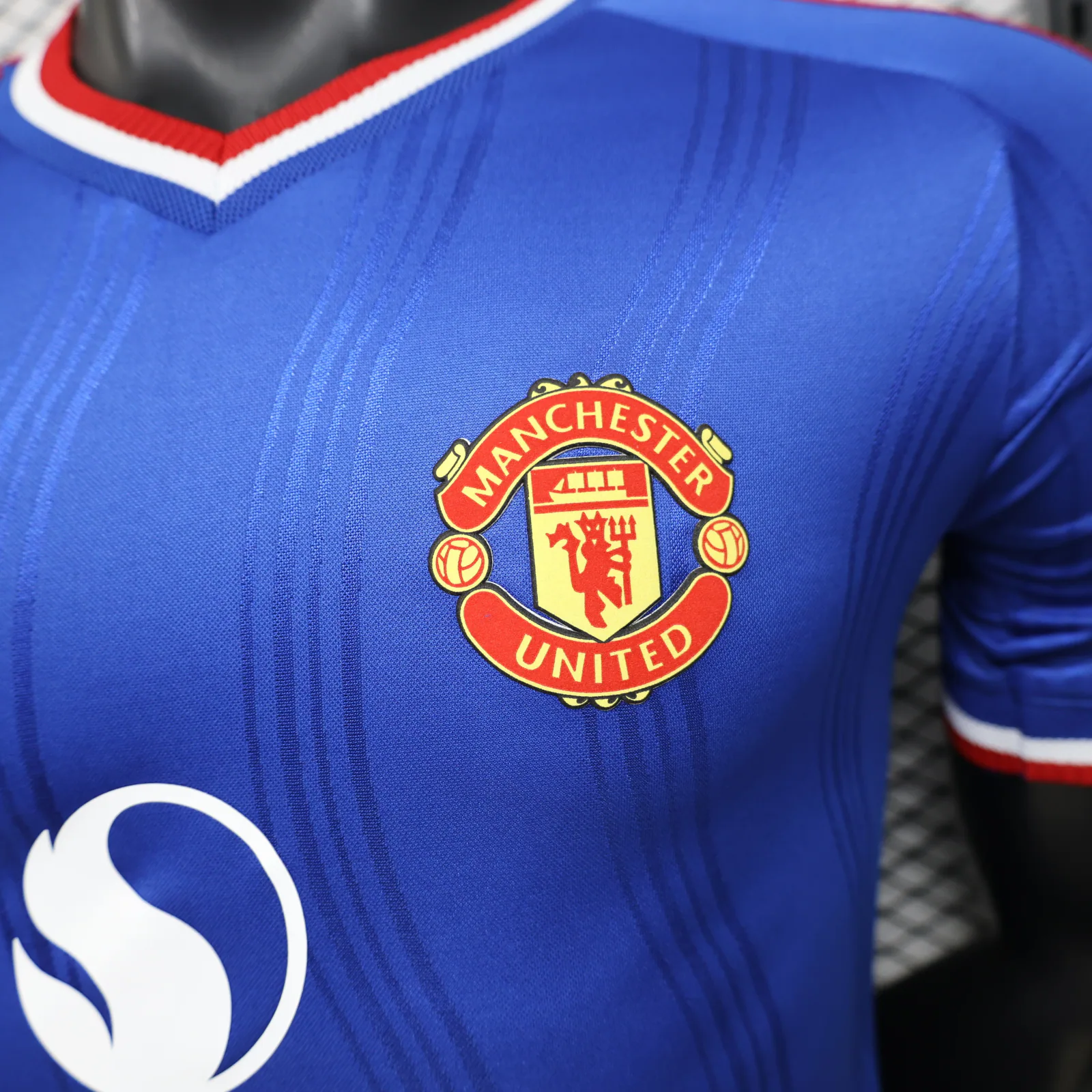 Manchester United 2026/27 Away Football Jersey secondary view