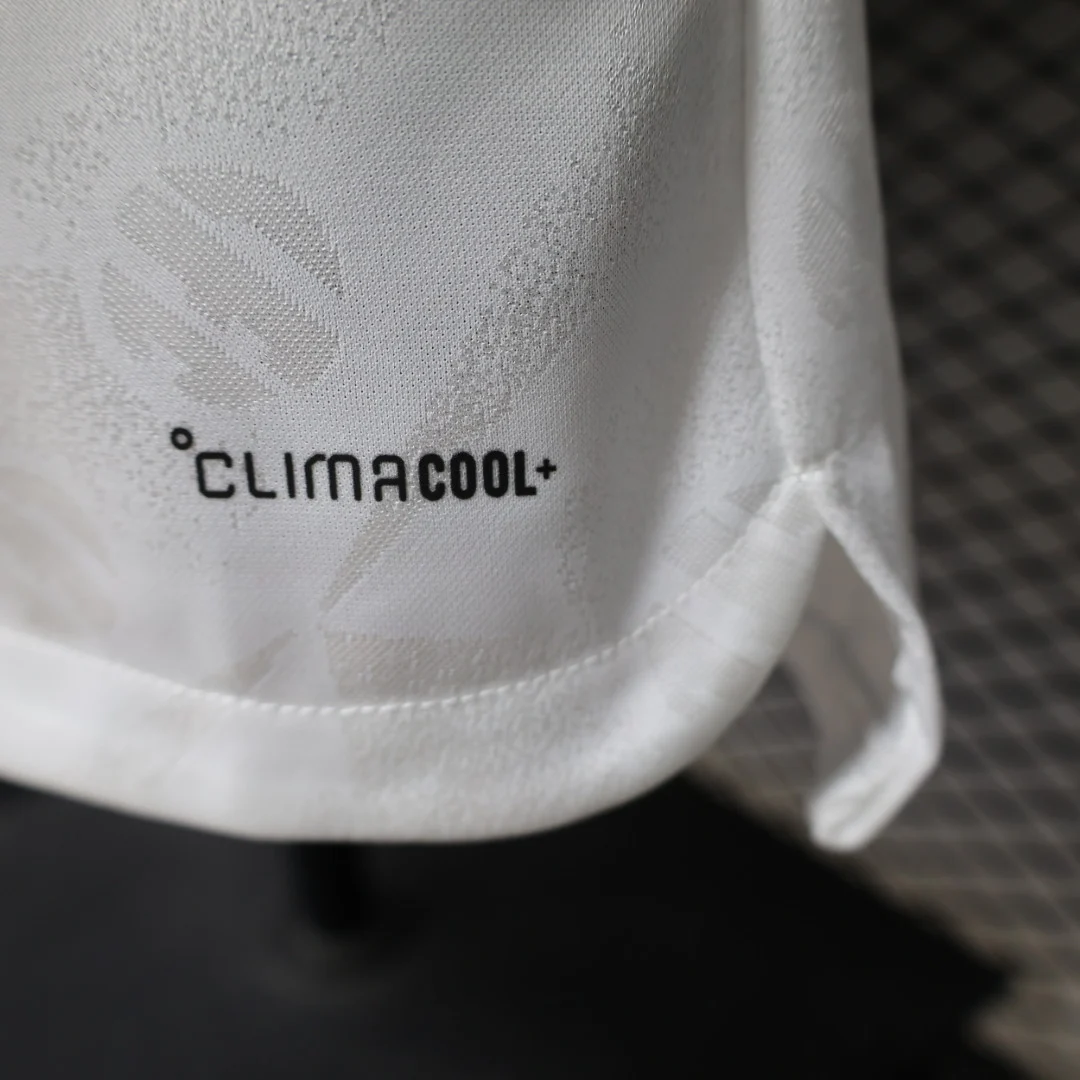 Liverpool 2026/27 Away Football Jersey detail 2 view