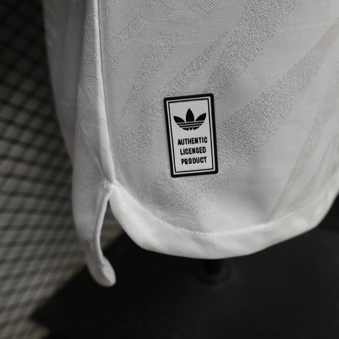 Liverpool 2026/27 Away Football Jersey detail 3 view