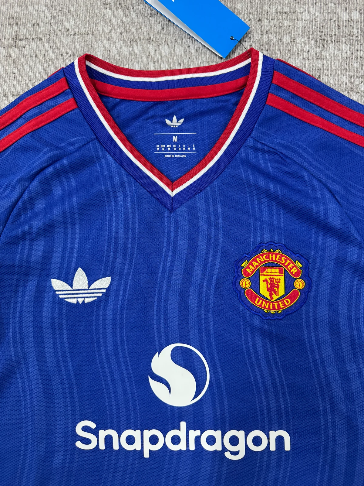 Manchester United 2026/27 Away Football Jersey – Women secondary view
