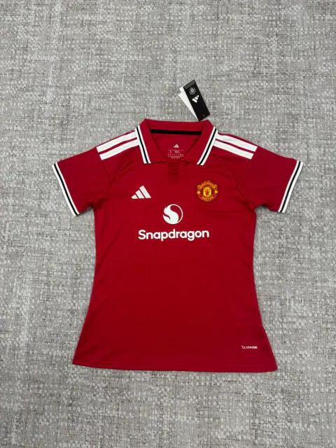 Manchester United 2026/27 Home Football Jersey – Women front view