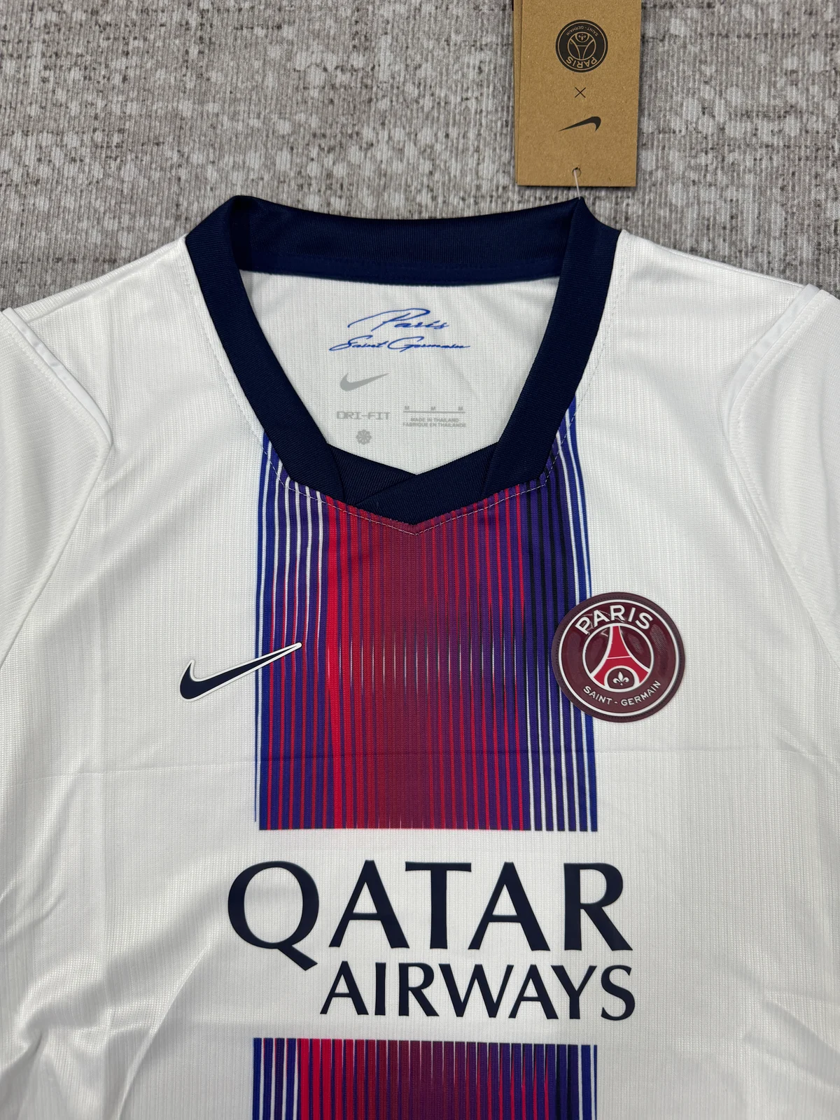 Paris Saint-Germain 2026/27 Away Football Jersey – Women secondary view