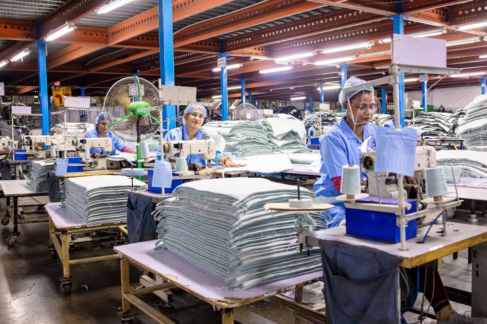 Prepared apparel production area supporting order delivery